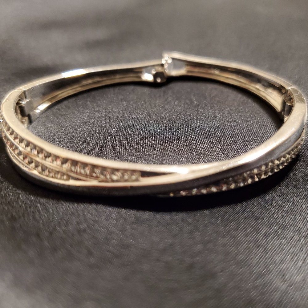 Bangle bracelet with faux diamonds